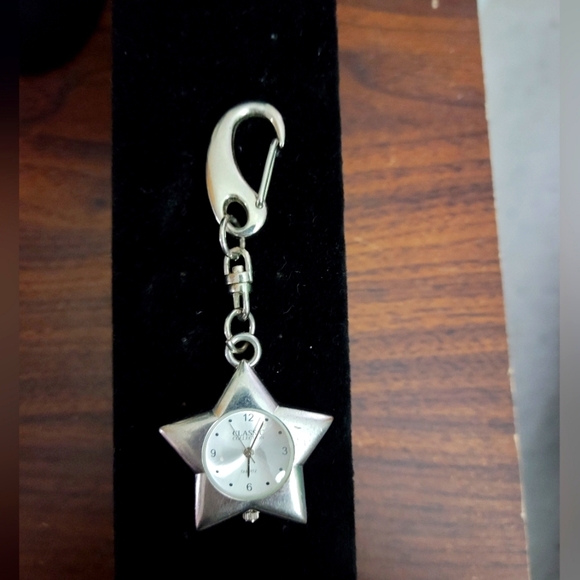 Decorative Star Clock - Picture 1 of 4